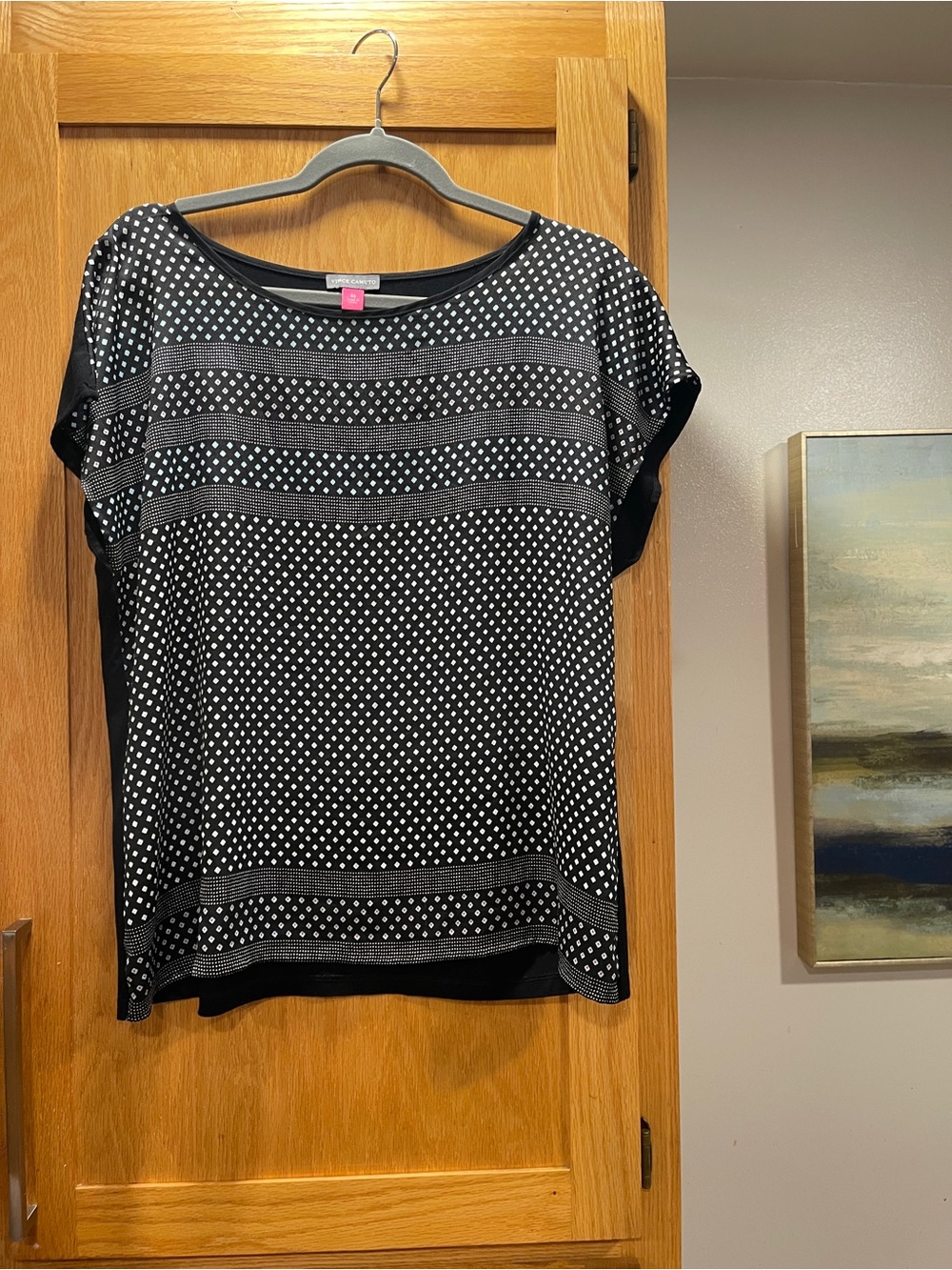 Vince Camuto Black and White Oversized Geometric Short Sleeve Tee